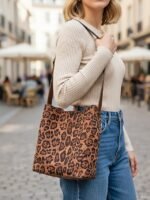 70Pcs Women's Suede-Like Faux Leather Tote with Leopard print - Image 3
